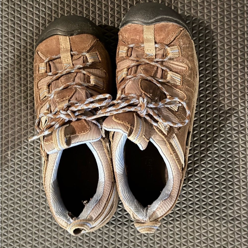 Keen Brown Hiking Shoes with Black Soles